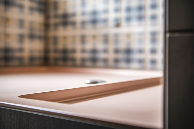 Quelle Colle pour Receveur de Douche en Résine : Guide des Meilleures Solutions d'Installation